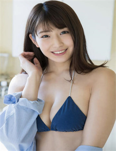 《扒开粉嫩的小缝末成年小美女》