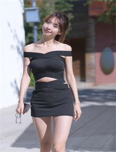 《新婚小倩和邻居许老头》