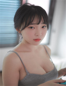 《公交车后车座的疯狂CGH视频》