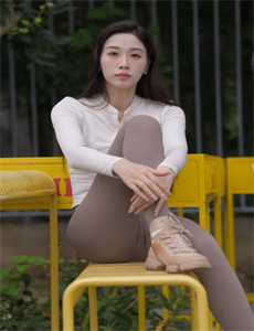 《老师家里没人你用点力视频》